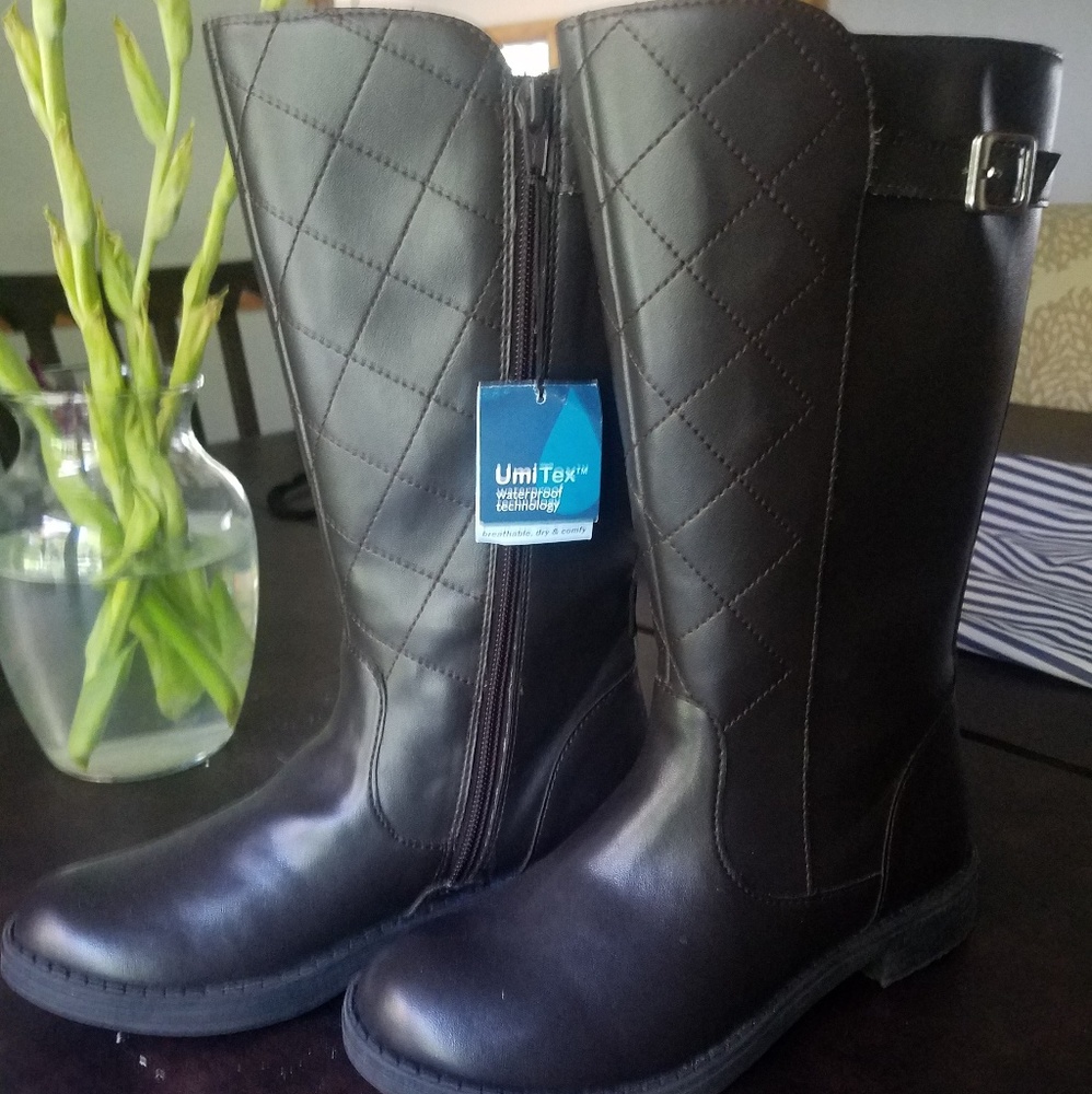 Quilted waterproof boots